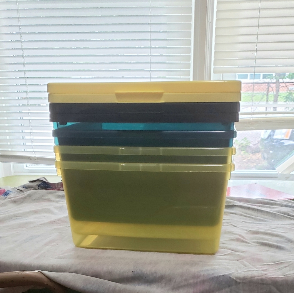 4 Storage Bins - Picture 4 of 7